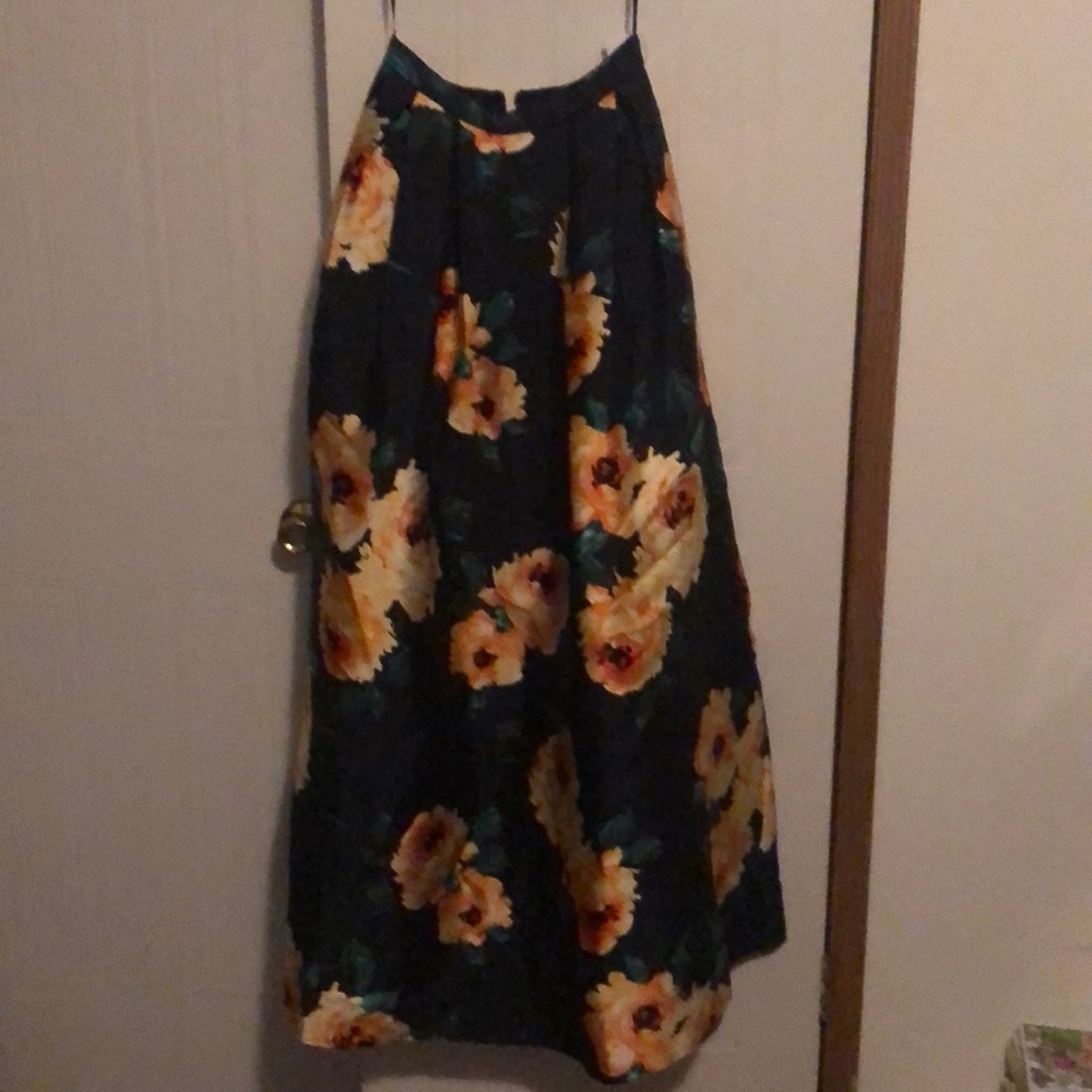 Prom dress - Picture 2 of 3